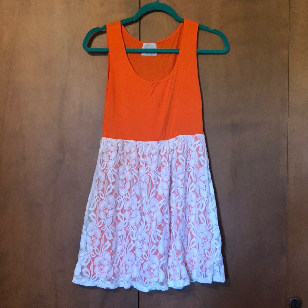 Sleeveless dress